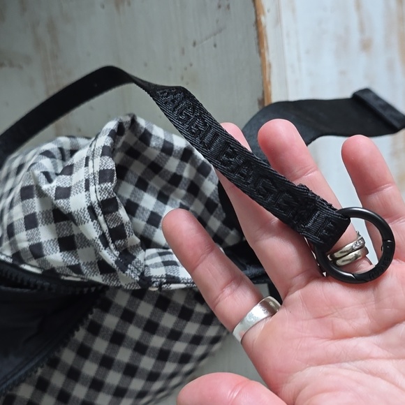 BAGGU Medium Crescent Bag In Black And White Gingham - Picture 8 of 10